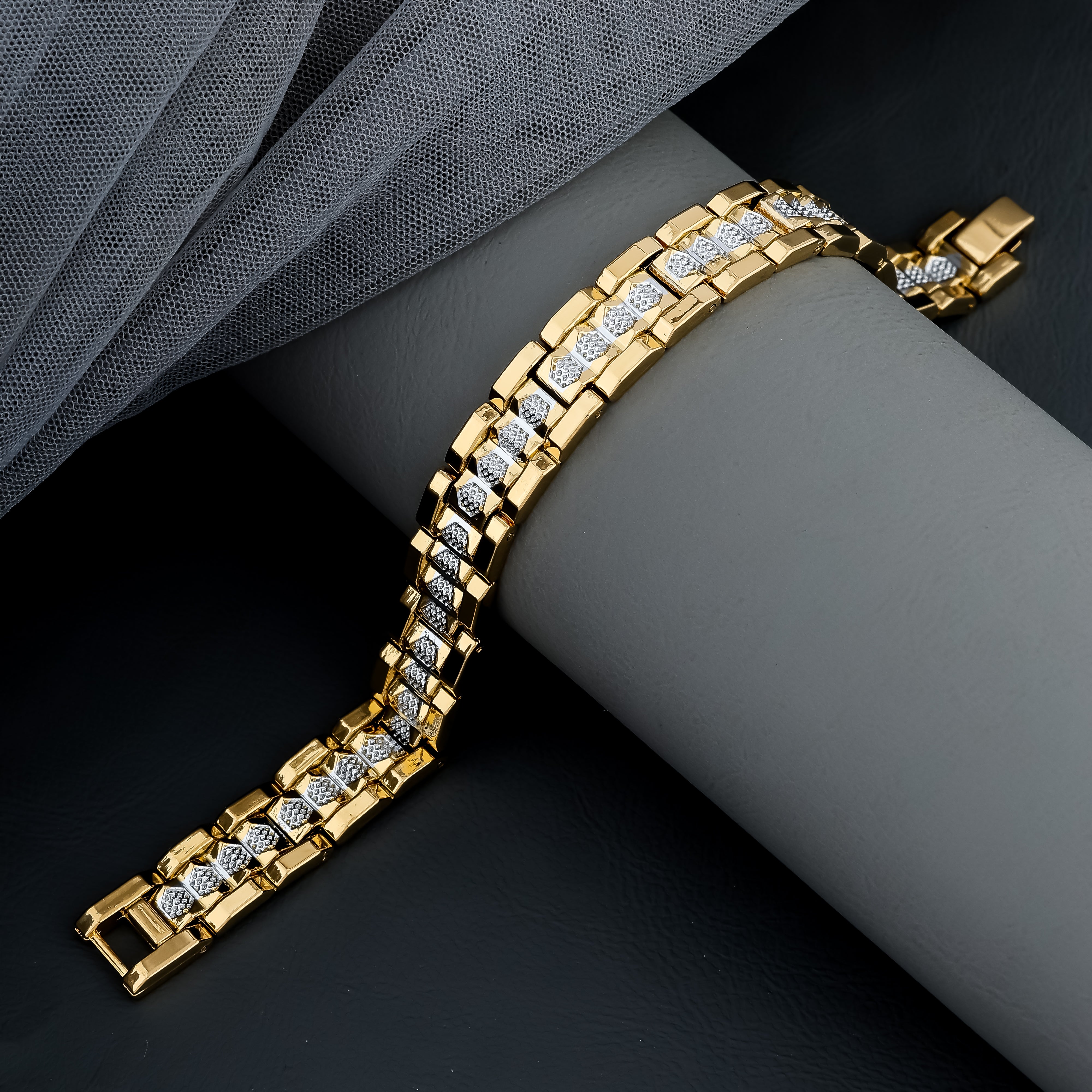 Silver Lettest Breslate Design For Boys Vedaa Loose Bracelet