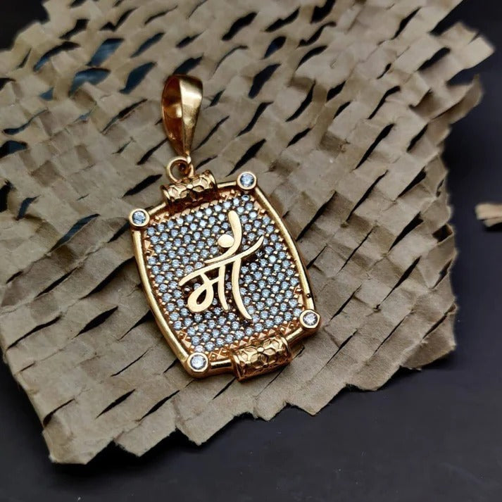 Maa name hot sale gold pendant