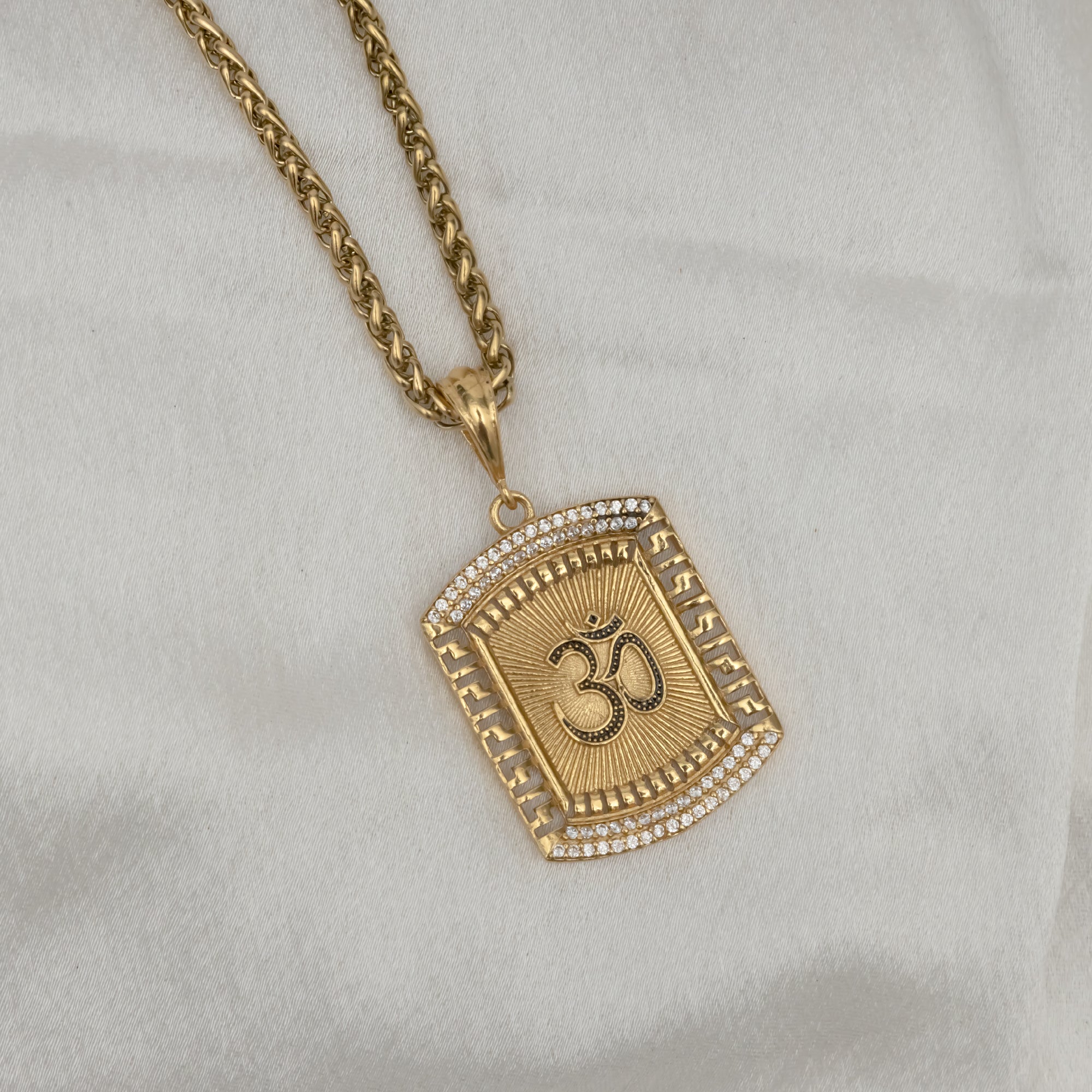 Omkar Pendant With Golden Chain