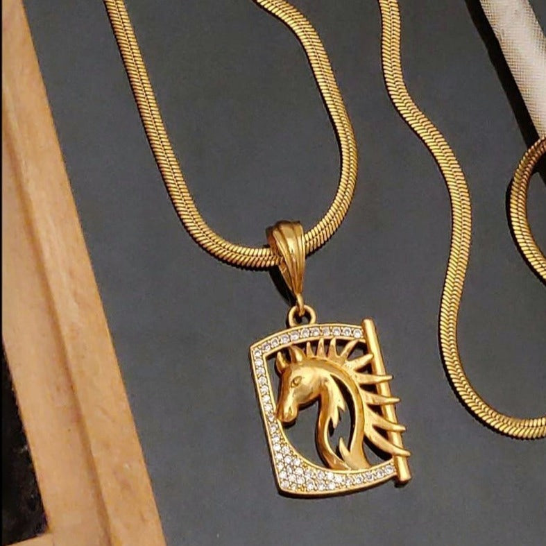 Lion Diamond Pendalt With Snack Chain