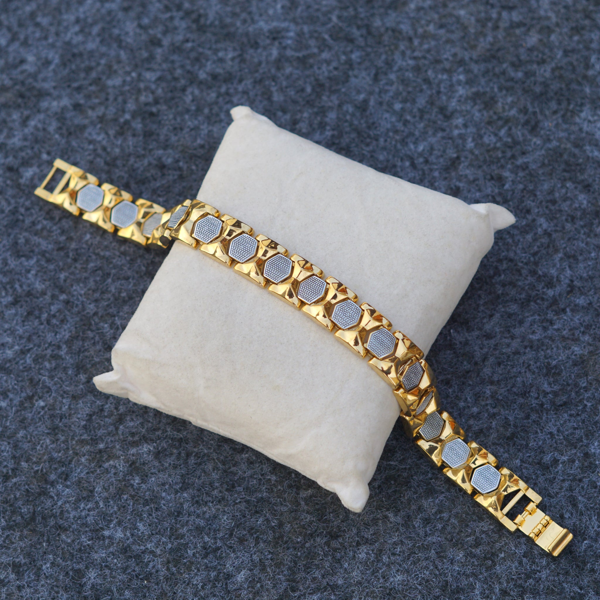 Noel Bracelet - Textured silver link bracelet with gold accent links –  .925SUNEERA