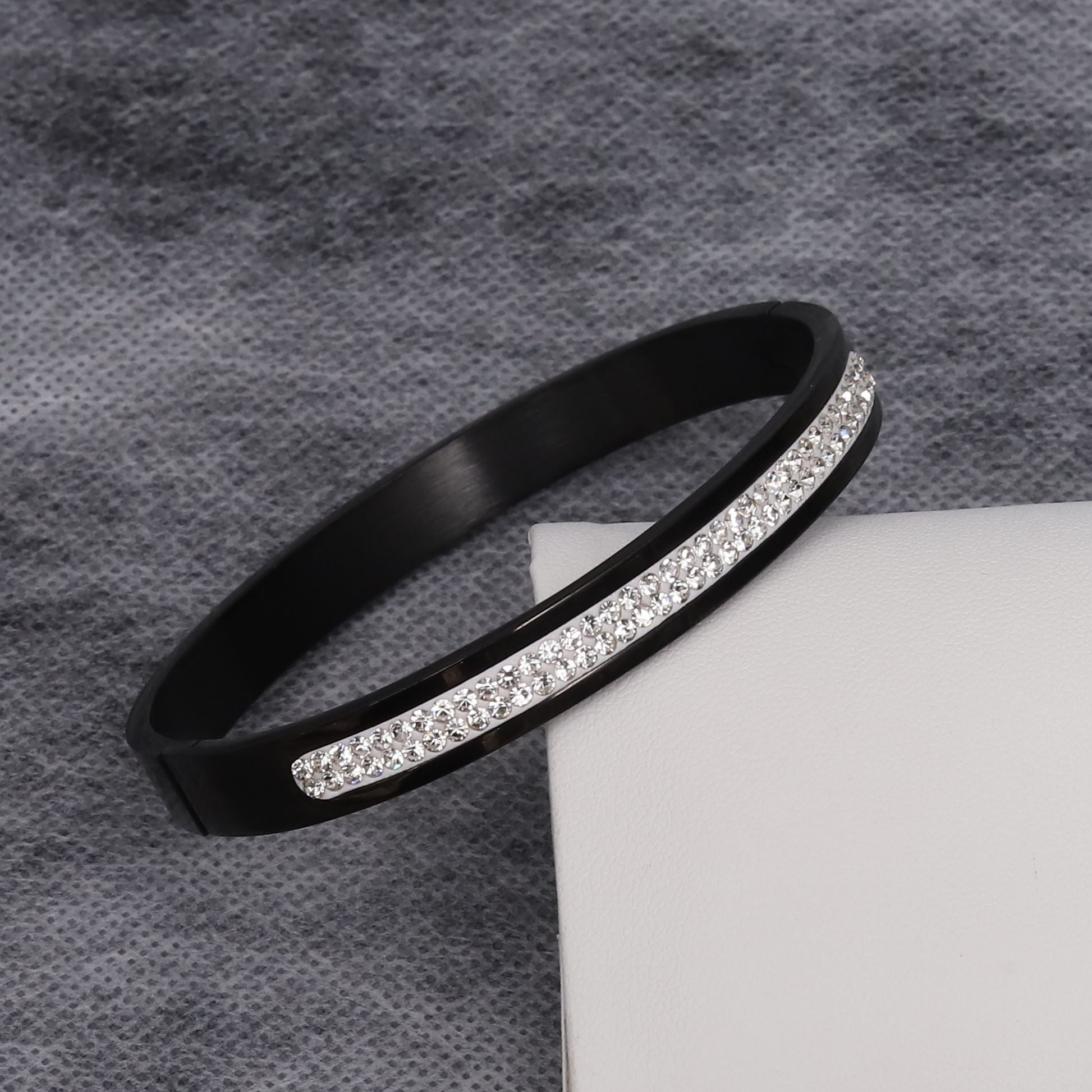 Cortes Diamond Black Premium Bracelet